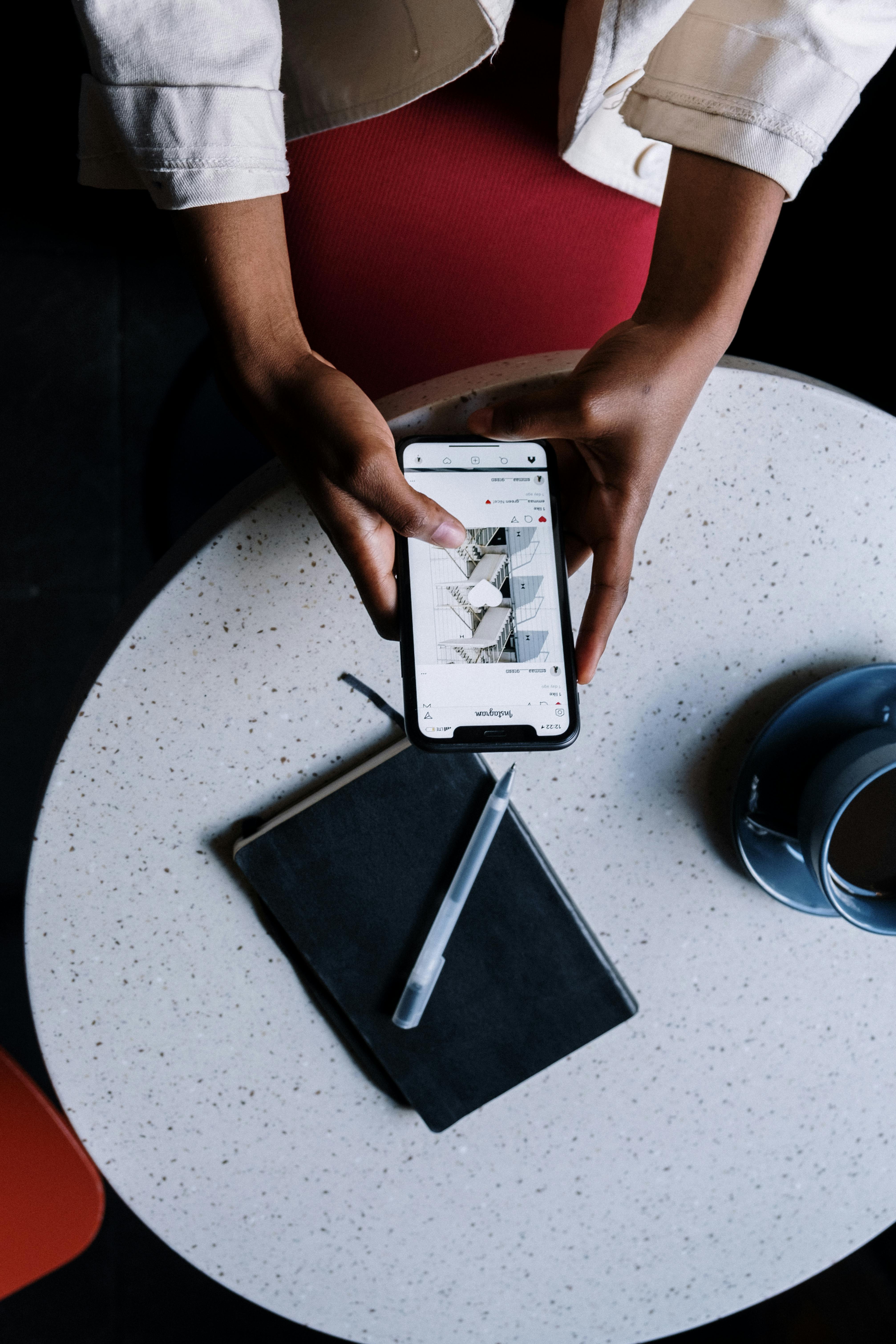 Practical Guide to How to Become a Bookkeeper in 2025