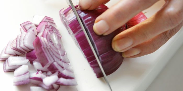 Essential Guide to How to Chop an Onion Effectively in 2025: Tips to Improve Your Cooking Skills