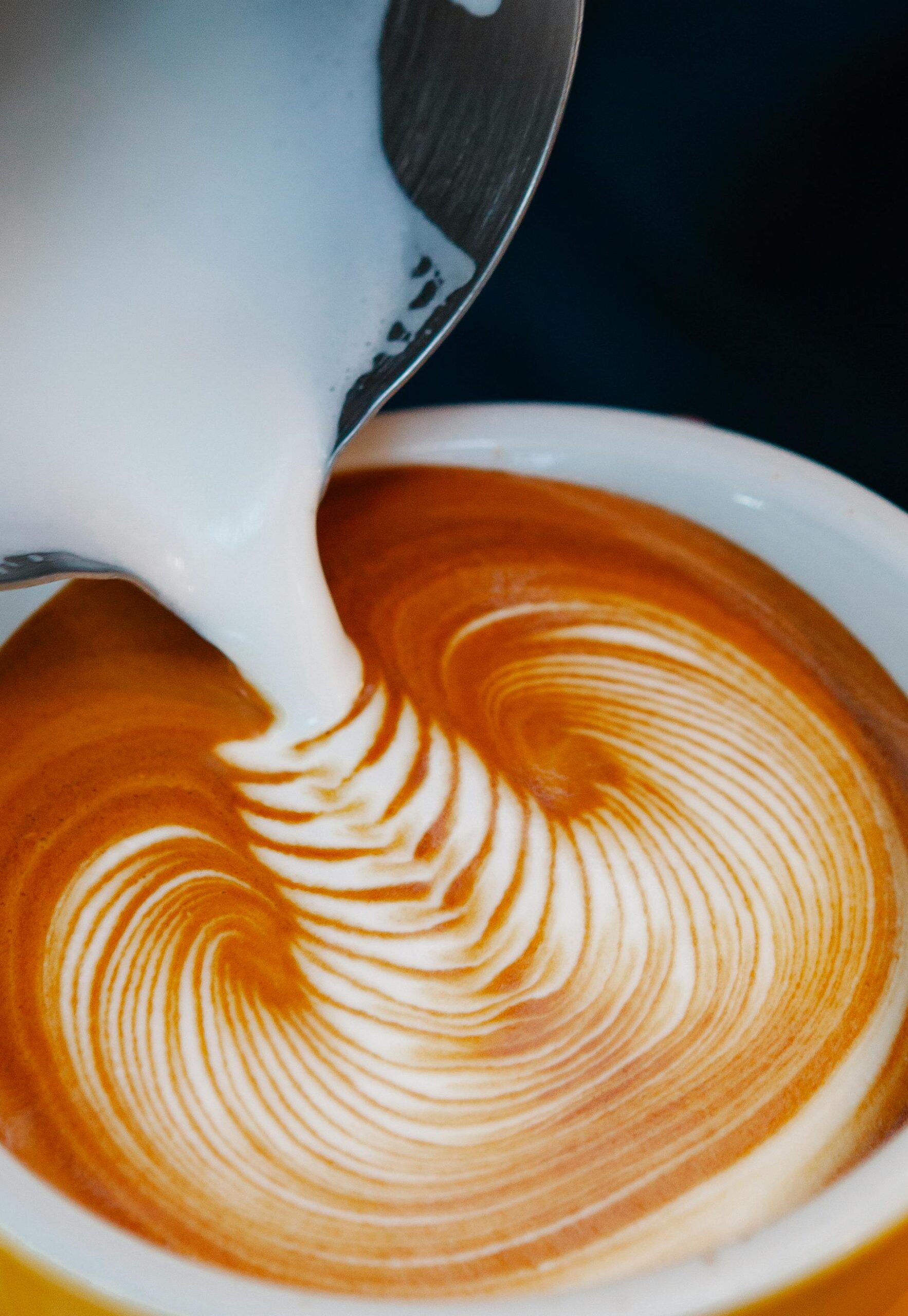 How to Properly Froth Milk: 5 Proven Methods for Creamy Coffee in 2025